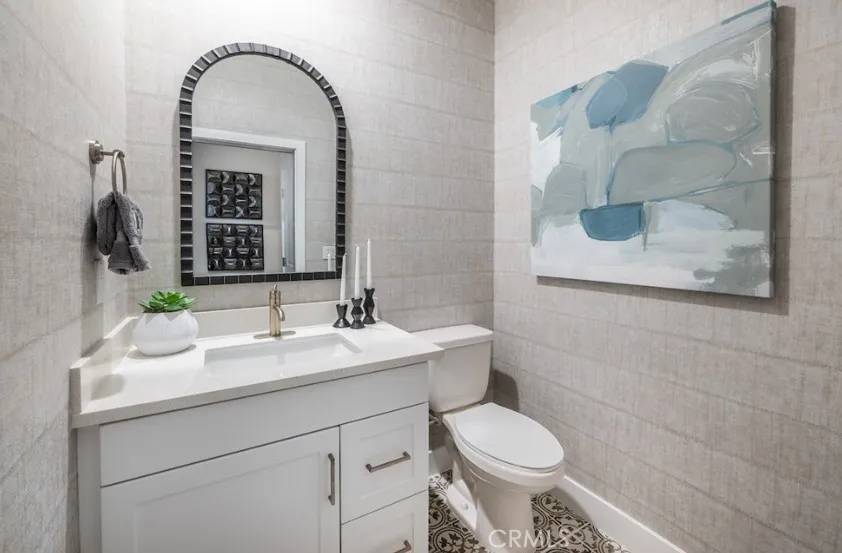1074 E Overlook Drive Orange, CA 92867
