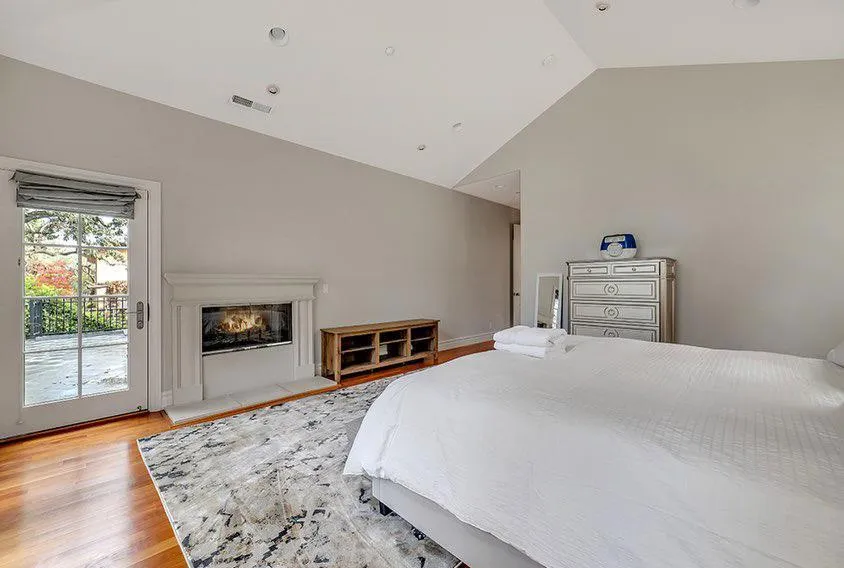 2120 Stockbridge Avenue Woodside, CA 94062