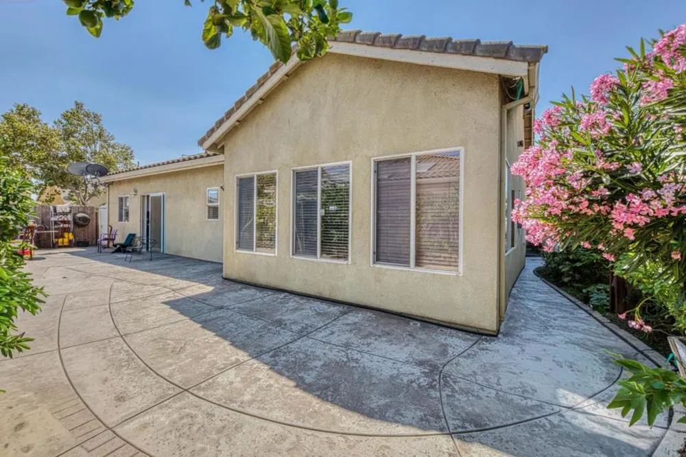 222 Vineyard Drive Greenfield, CA 93927