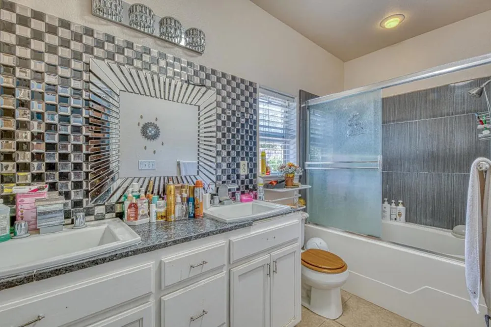 222 Vineyard Drive Greenfield, CA 93927