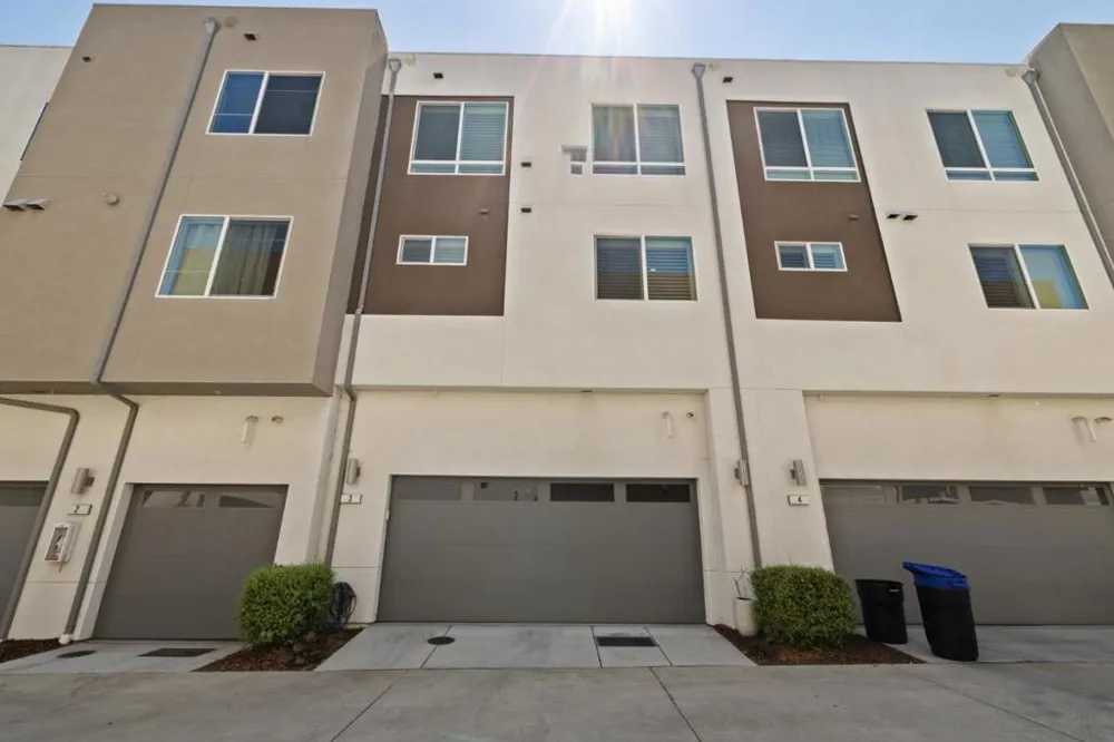 133 Llano De Los Robles Avenue #3 San Jose, CA 95136