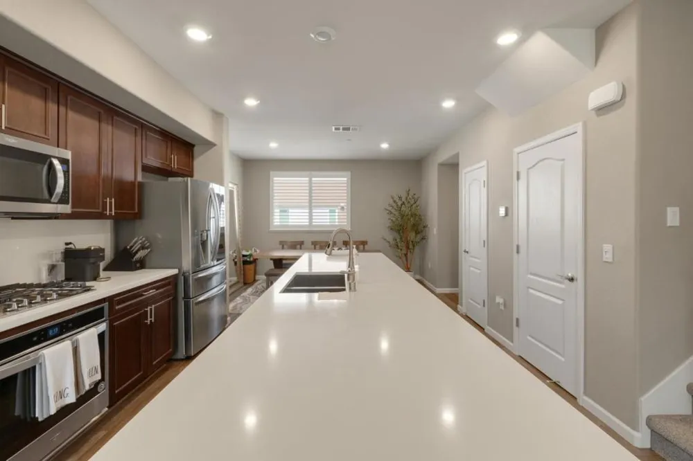 133 Llano De Los Robles Avenue #3 San Jose, CA 95136