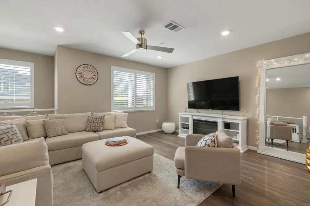 133 Llano De Los Robles Avenue #3 San Jose, CA 95136