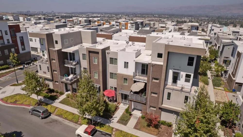 133 Llano De Los Robles Avenue #3 San Jose, CA 95136