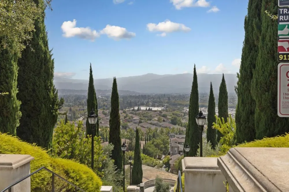 133 Llano De Los Robles Avenue #3 San Jose, CA 95136