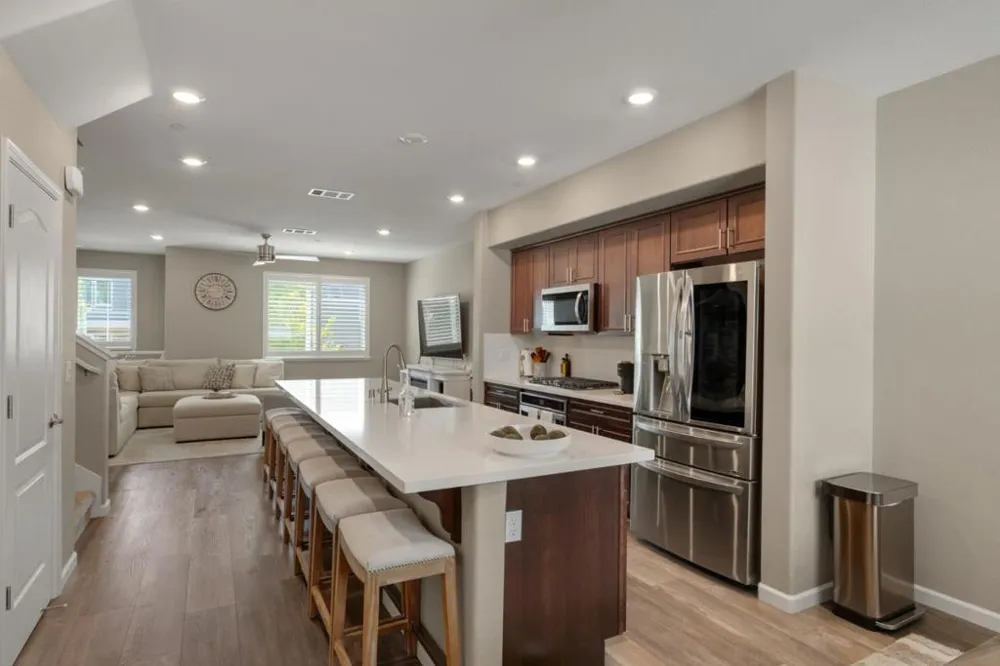 133 Llano De Los Robles Avenue #3 San Jose, CA 95136