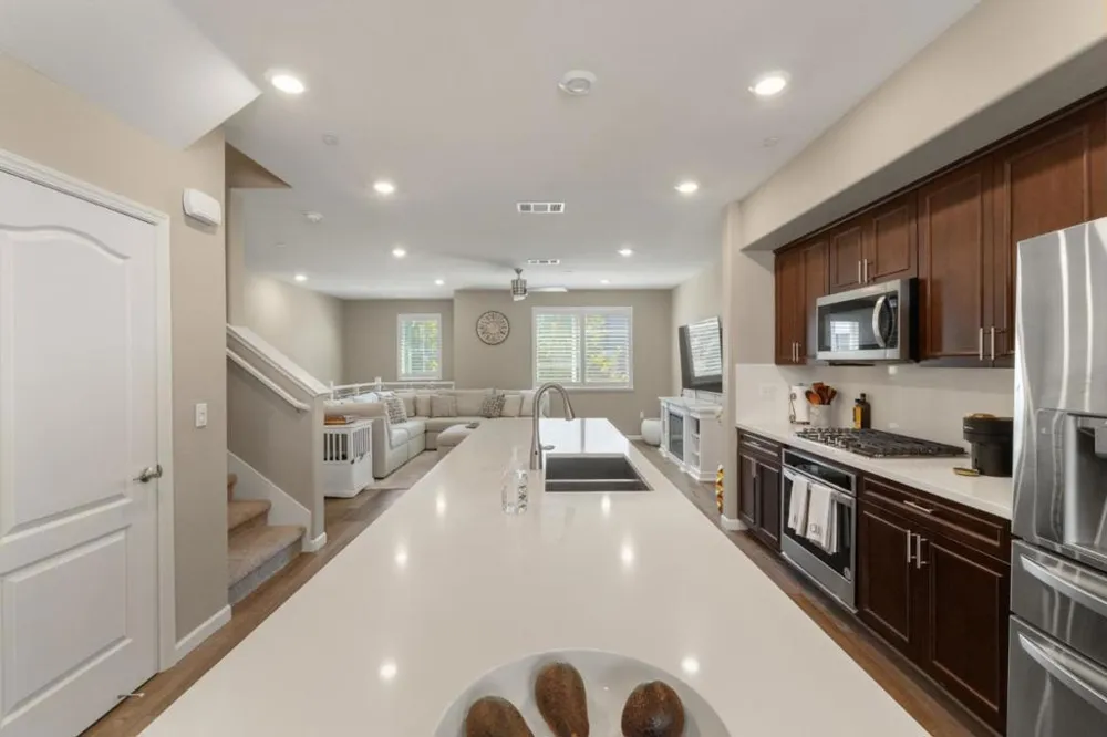 133 Llano De Los Robles Avenue #3 San Jose, CA 95136