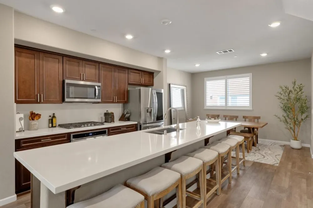 133 Llano De Los Robles Avenue #3 San Jose, CA 95136