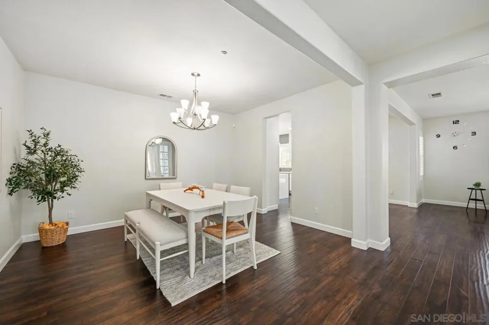 563 Chandler Ct Escondido, CA 92027