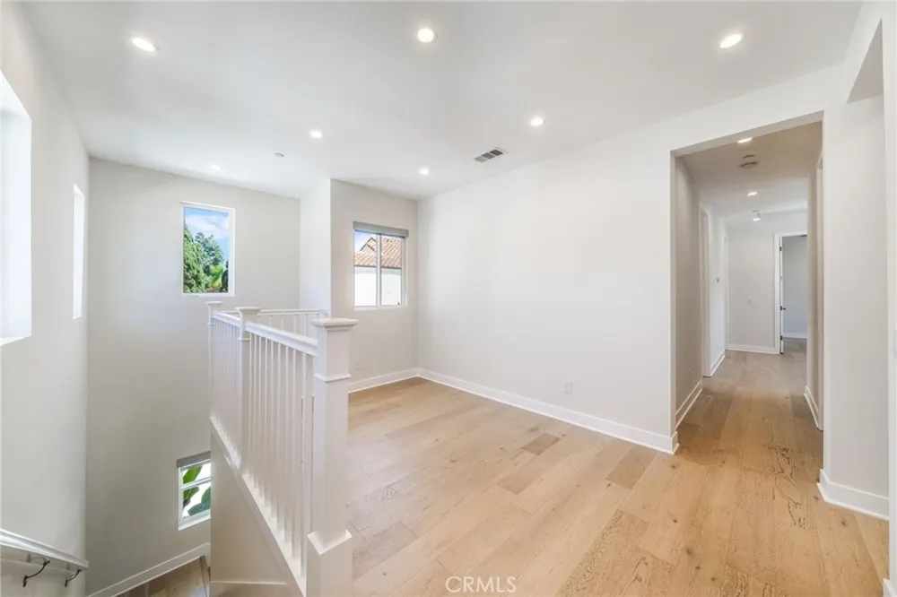 2573 Elden Ave #B Costa Mesa, CA 92627
