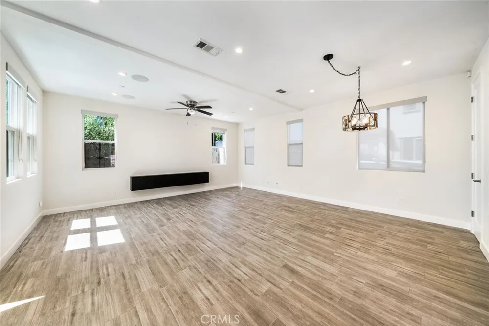 2573 Elden Ave #B Costa Mesa, CA 92627
