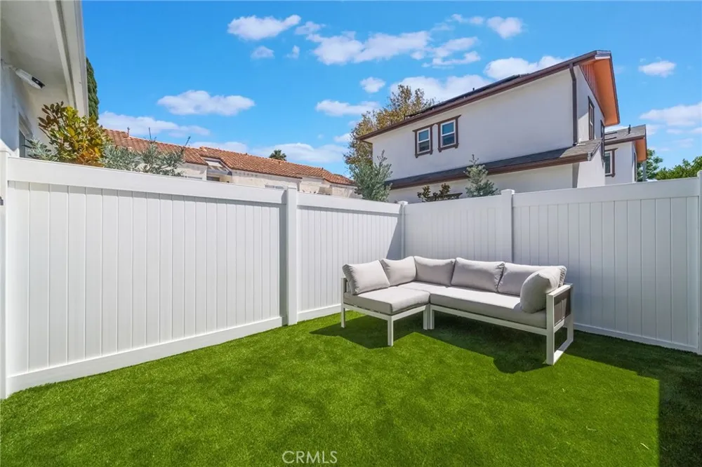 2573 Elden Ave #B Costa Mesa, CA 92627
