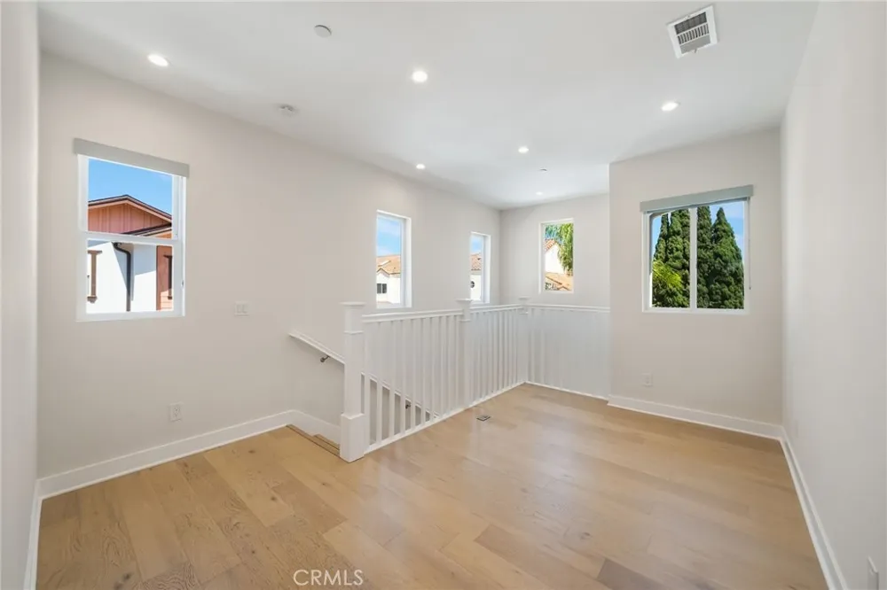 2573 Elden Ave #B Costa Mesa, CA 92627