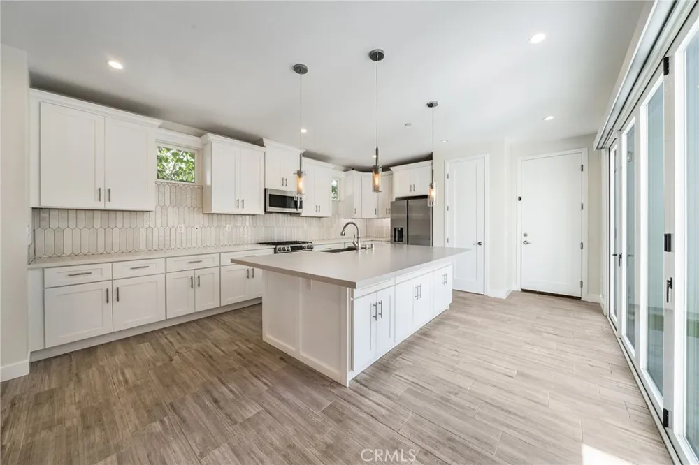 2573 Elden Ave #B Costa Mesa, CA 92627