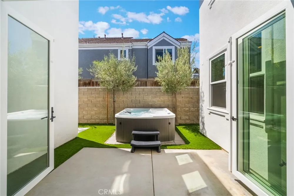 2573 Elden Ave #B Costa Mesa, CA 92627
