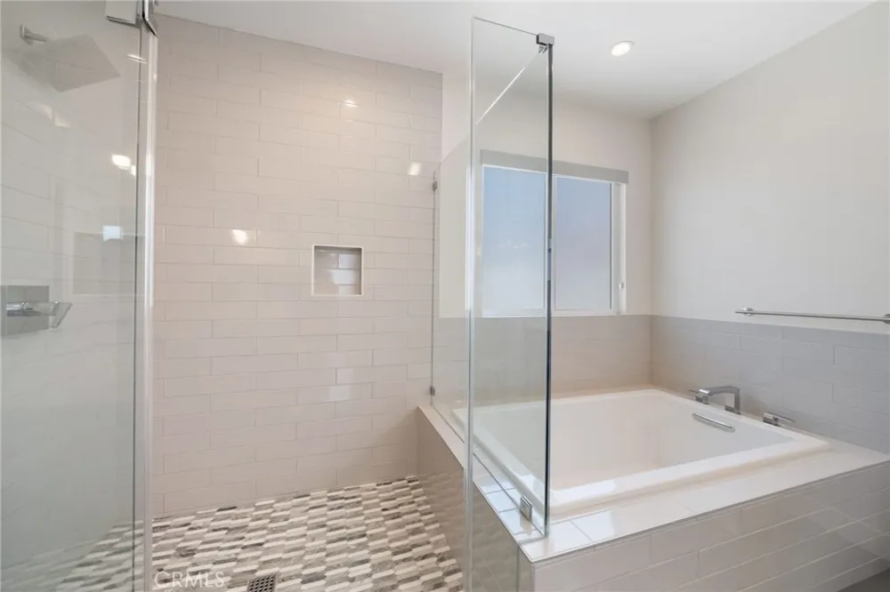 2573 Elden Ave #B Costa Mesa, CA 92627