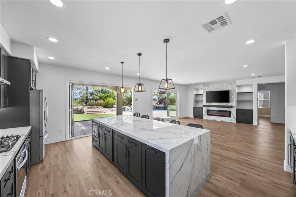 1481 Sunshine Circle Corona, CA 92881
