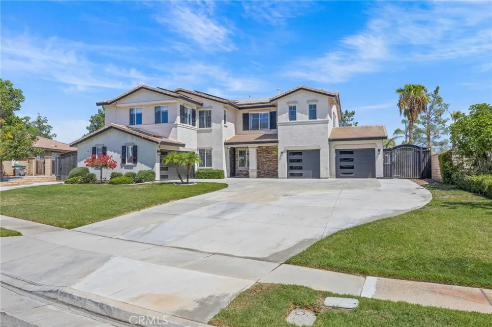 1481 Sunshine Circle Corona, CA 92881