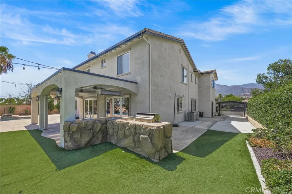 1481 Sunshine Circle Corona, CA 92881