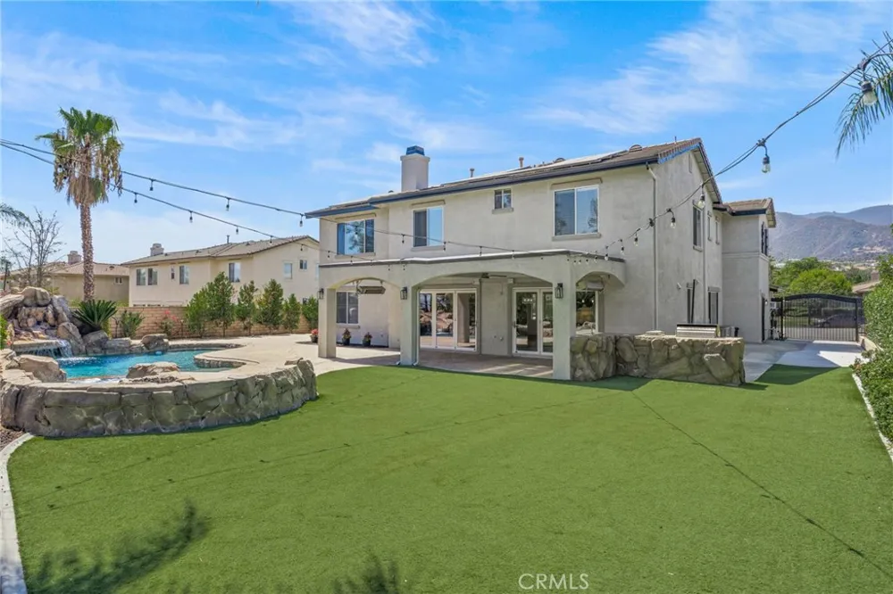 1481 Sunshine Circle Corona, CA 92881