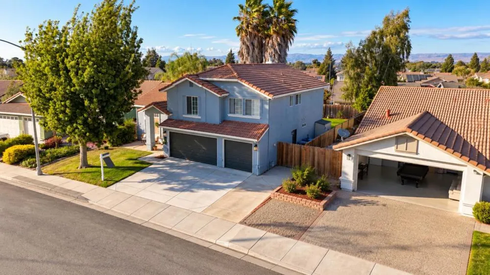 1940 Ponderosa Court Hollister, CA 95023