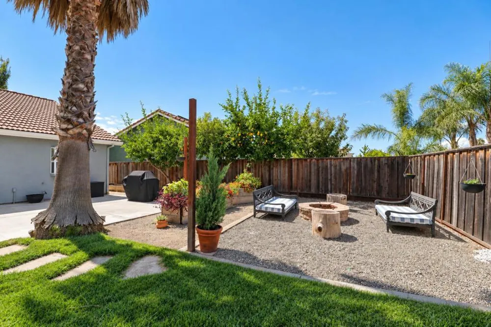 1940 Ponderosa Court Hollister, CA 95023