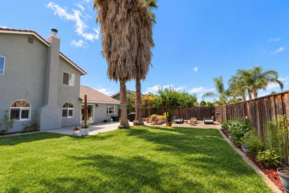 1940 Ponderosa Court Hollister, CA 95023