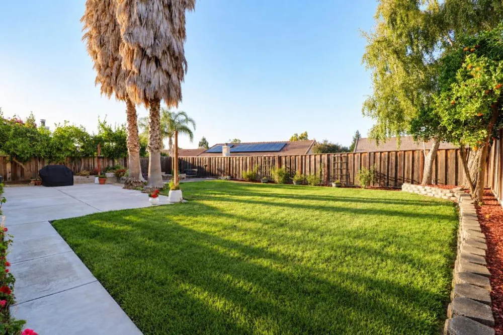 1940 Ponderosa Court Hollister, CA 95023