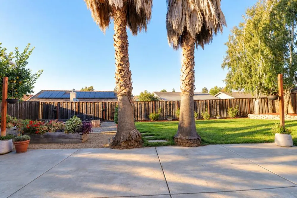 1940 Ponderosa Court Hollister, CA 95023