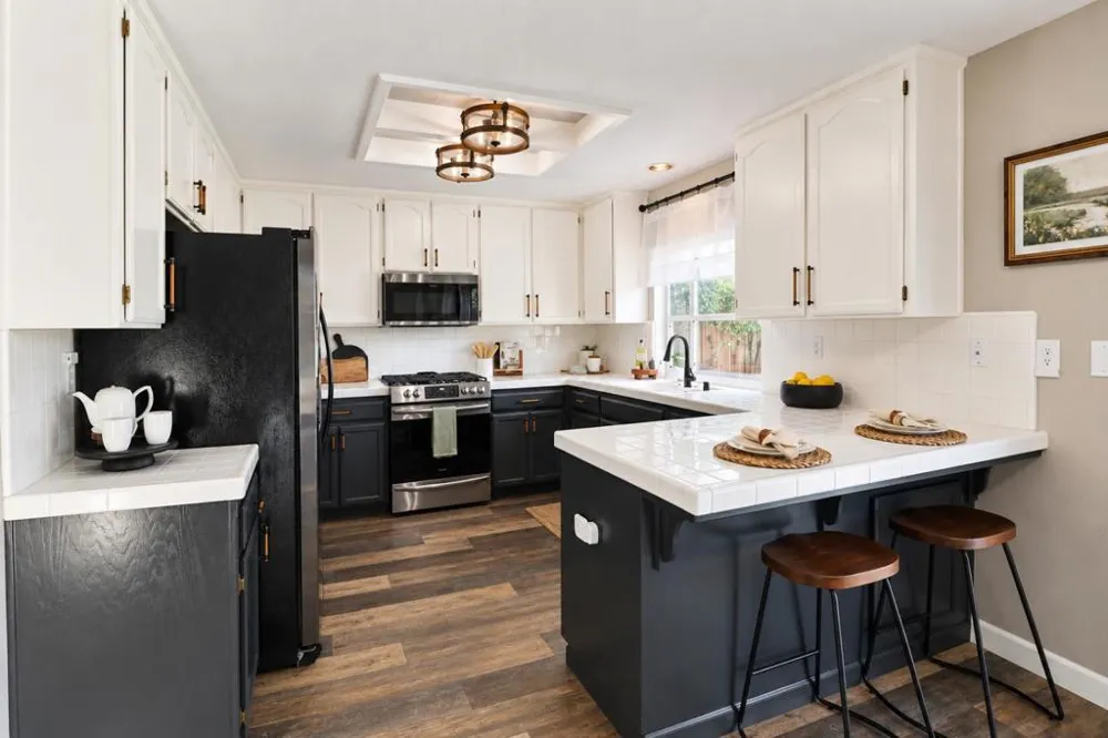 1940 Ponderosa Court Hollister, CA 95023