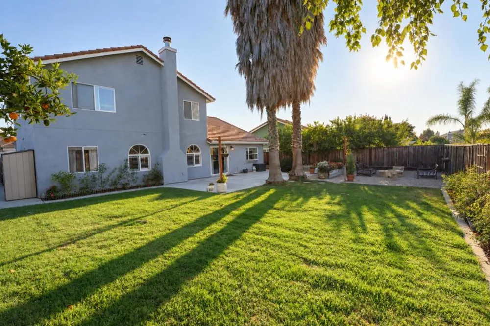 1940 Ponderosa Court Hollister, CA 95023