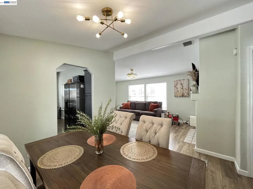 817 Sundial Circle Livermore, CA 94550