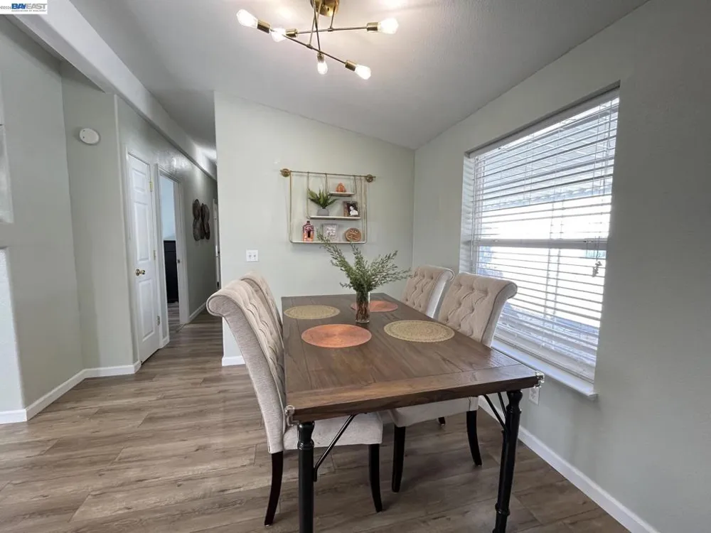 817 Sundial Circle Livermore, CA 94550