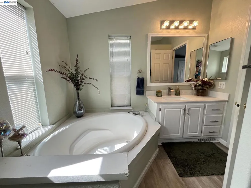 817 Sundial Circle Livermore, CA 94550
