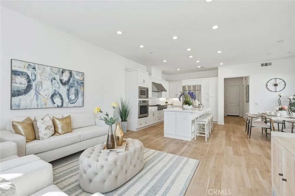 426 Treble Irvine, CA 92618
