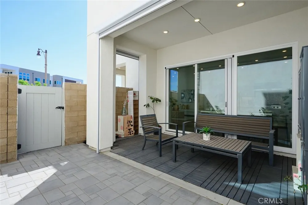 426 Treble Irvine, CA 92618
