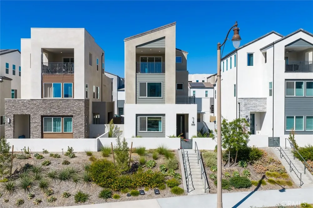 426 Treble Irvine, CA 92618