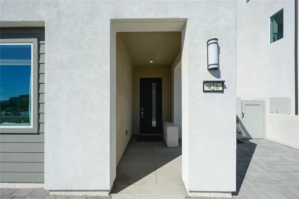 426 Treble Irvine, CA 92618