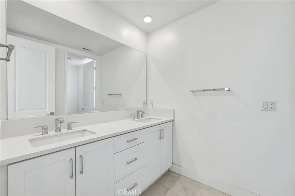 426 Treble Irvine, CA 92618