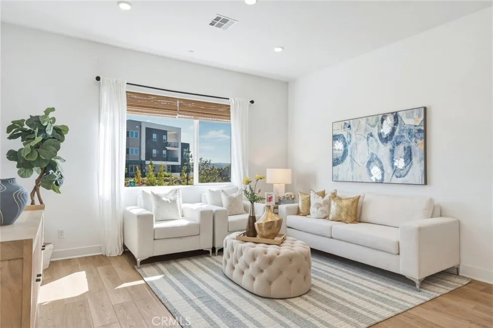 426 Treble Irvine, CA 92618