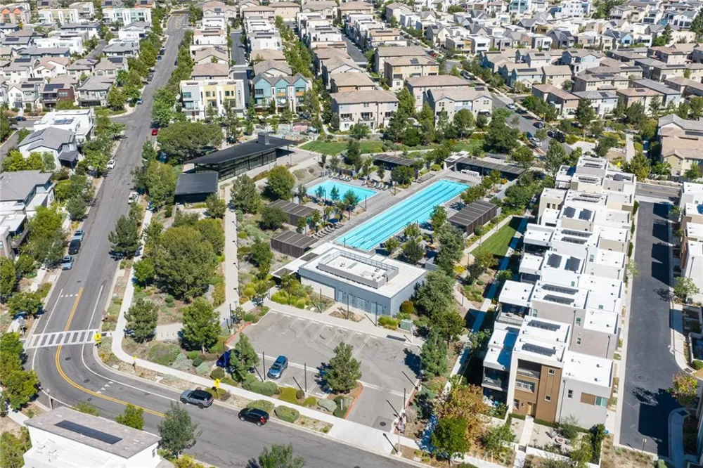 426 Treble Irvine, CA 92618