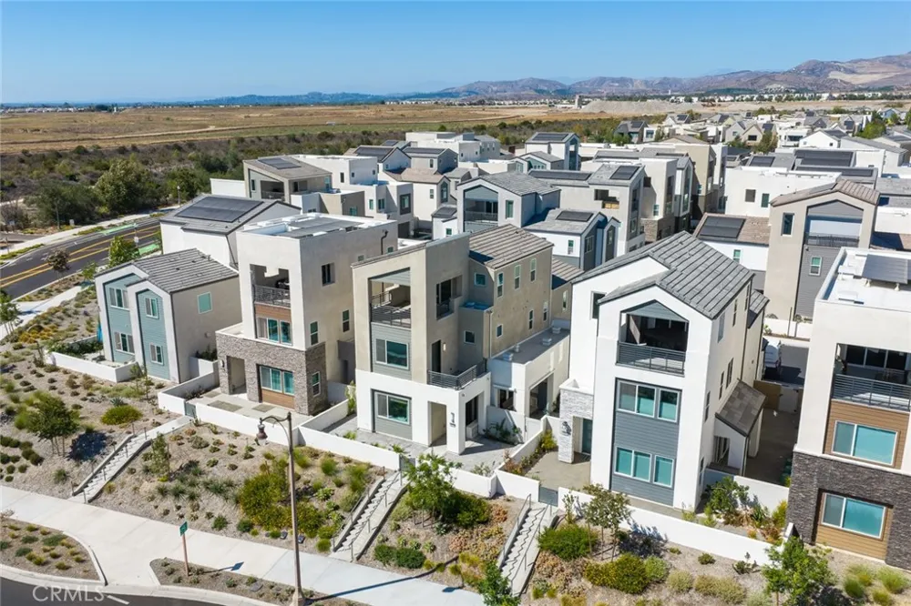426 Treble Irvine, CA 92618