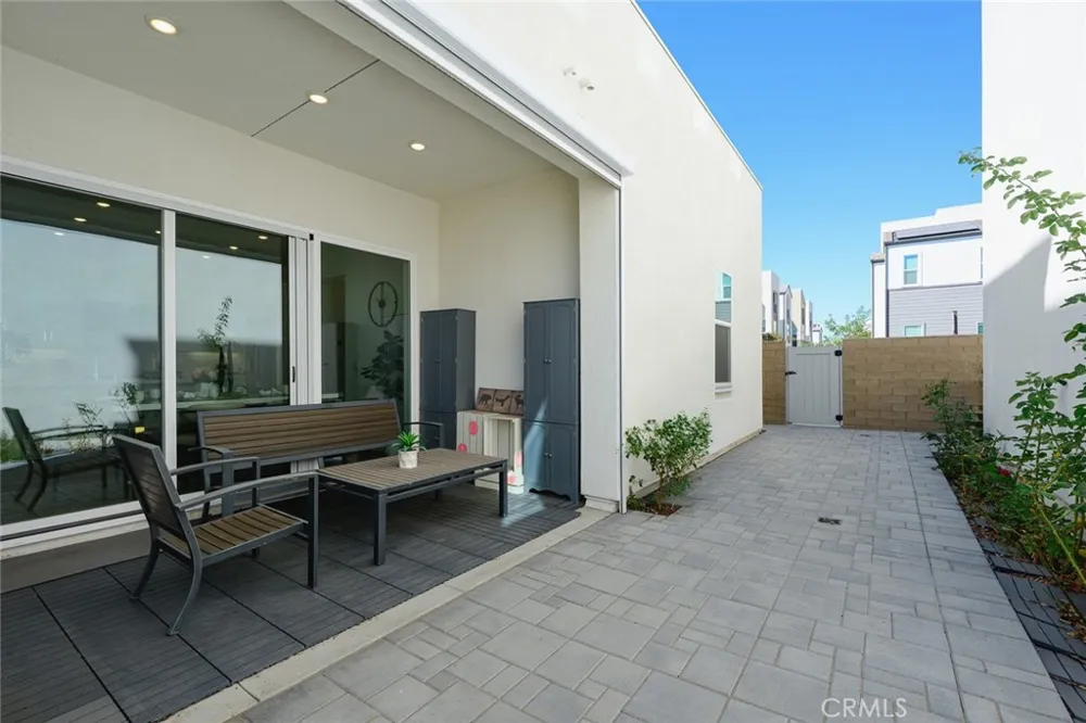 426 Treble Irvine, CA 92618