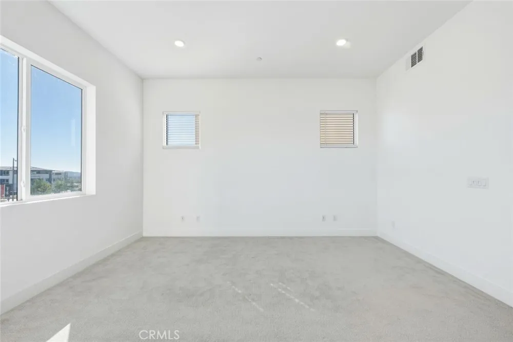 426 Treble Irvine, CA 92618