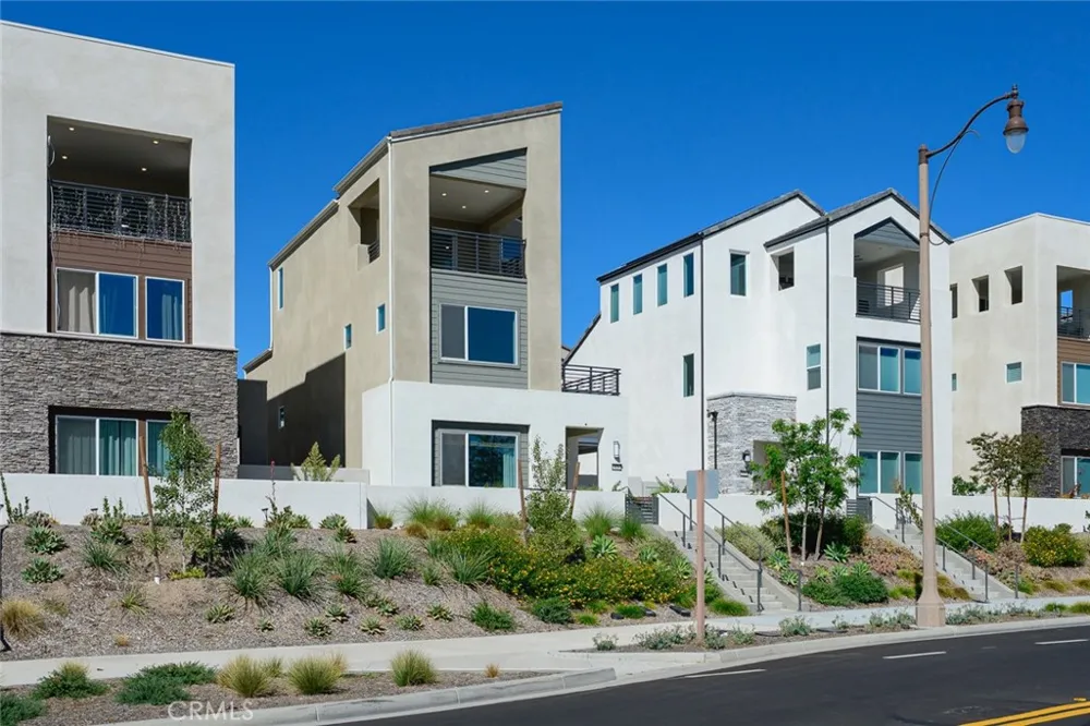 426 Treble Irvine, CA 92618