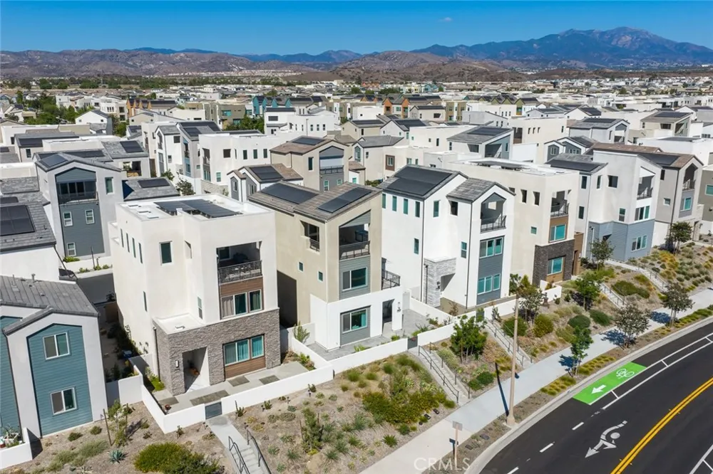 426 Treble Irvine, CA 92618
