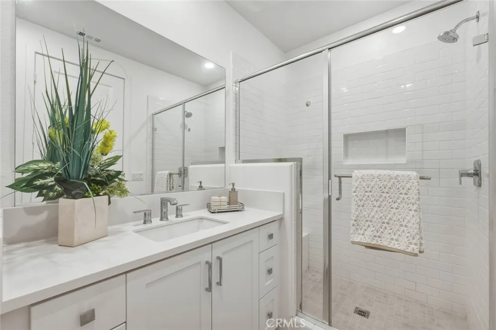 426 Treble Irvine, CA 92618