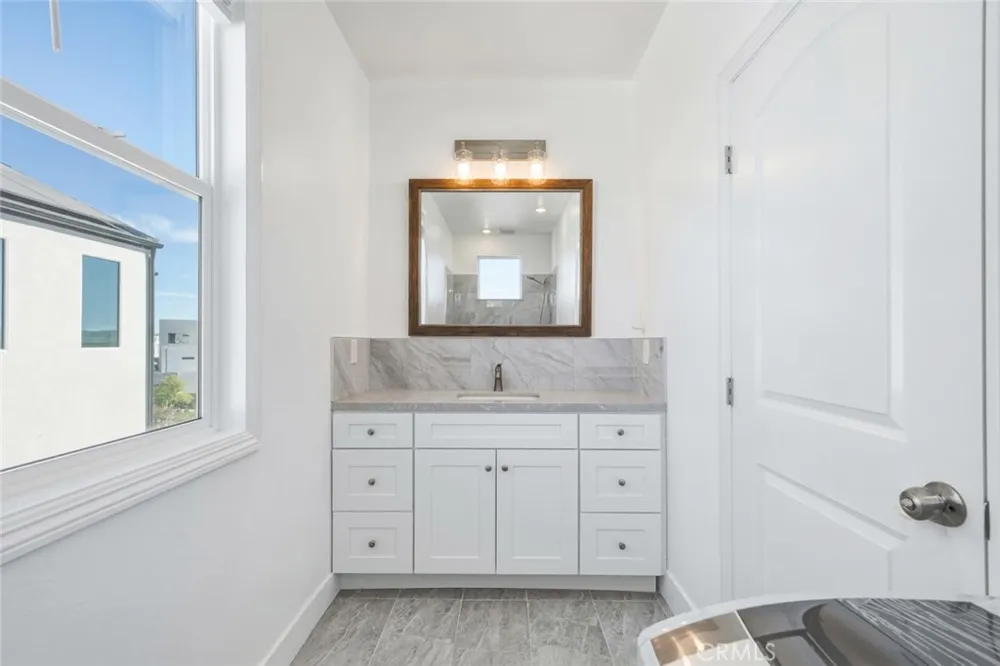 426 Treble Irvine, CA 92618