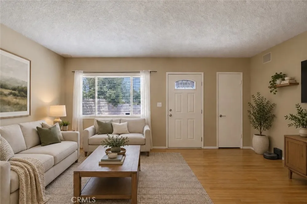 14766 Kingsbury Street San Fernando, CA 91345