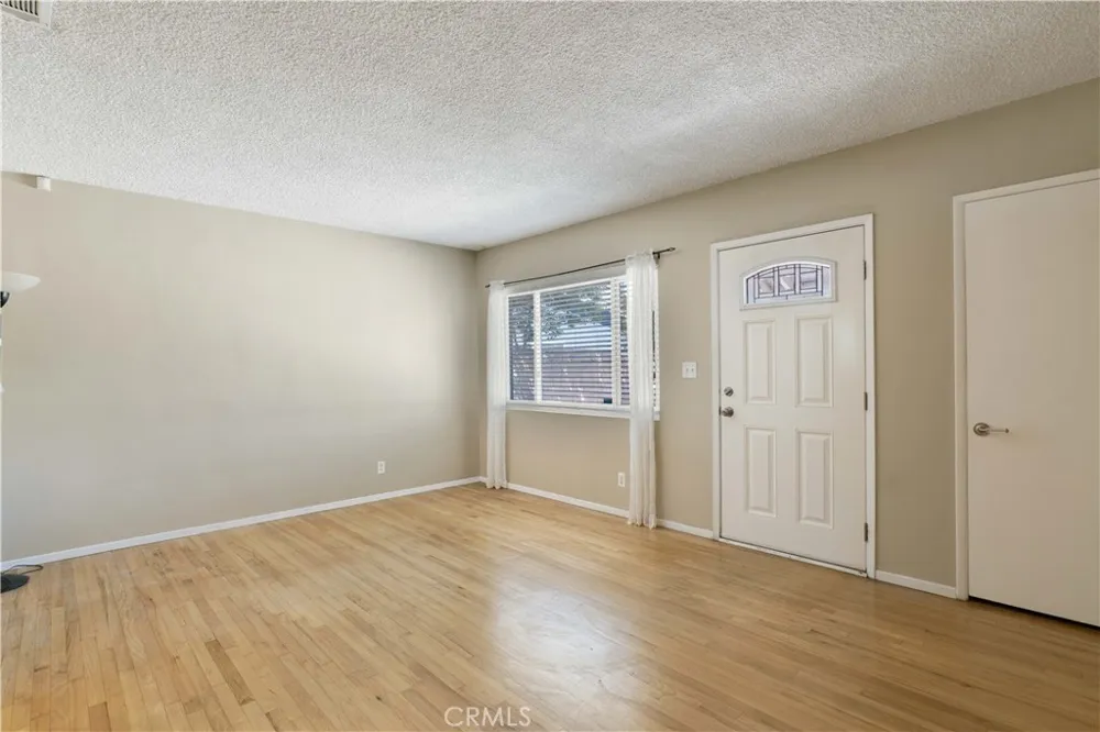 14766 Kingsbury Street San Fernando, CA 91345